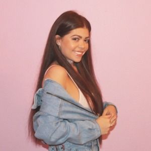 Meet your Posher, Elaina